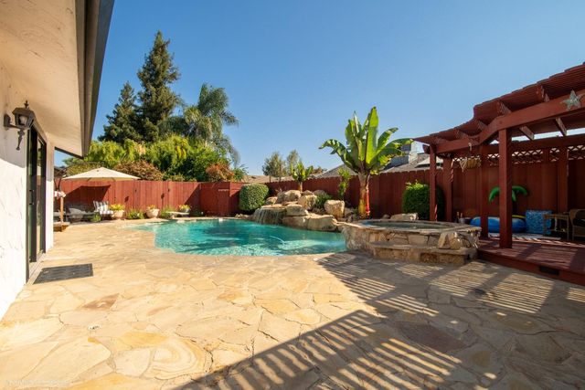 872 Westwind Dr, Lodi, CA 95242
