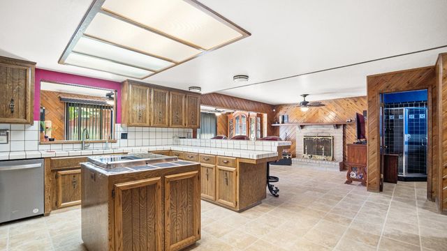 872 Westwind Dr, Lodi, CA 95242
