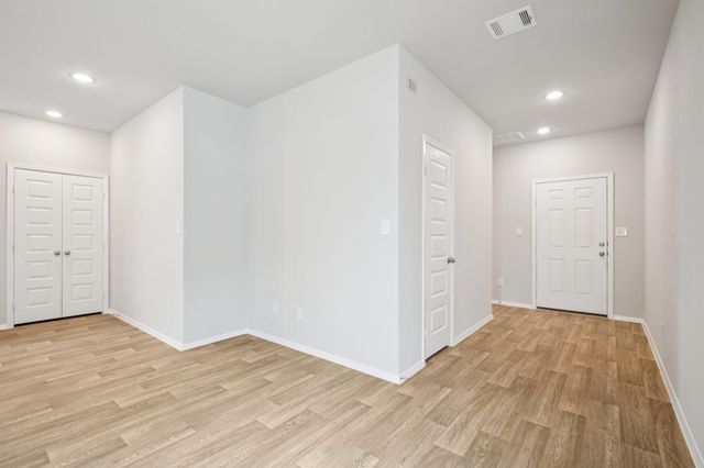 195 Cider Creek DR, Elgin, TX 78621