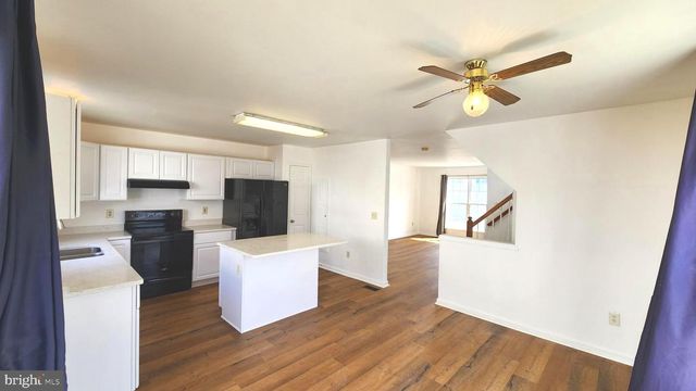 95 DENNY CIR, Newark, DE 19702