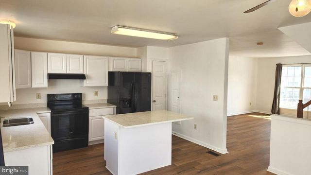 95 DENNY CIR, Newark, DE 19702