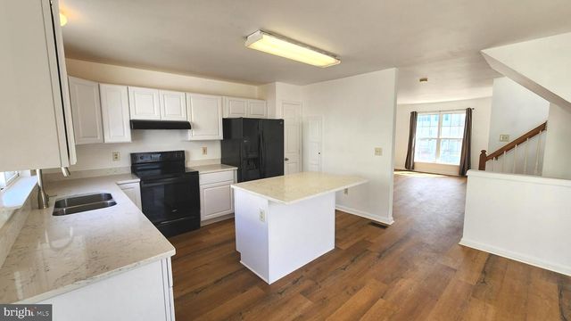 95 DENNY CIR, Newark, DE 19702