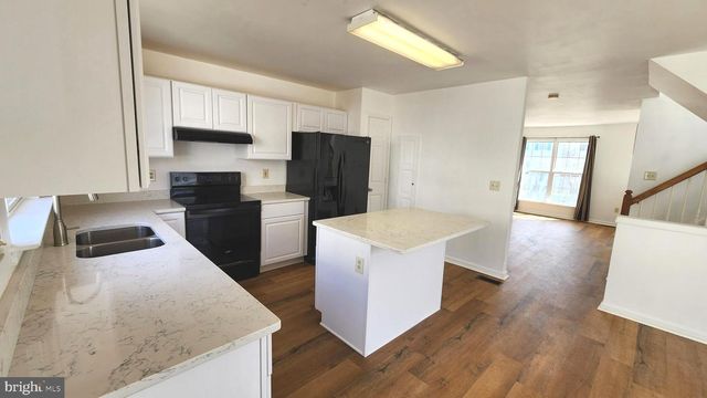 95 DENNY CIR, Newark, DE 19702