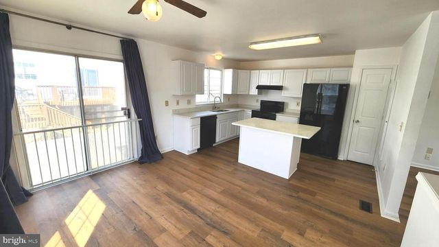 95 DENNY CIR, Newark, DE 19702