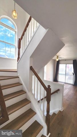 95 DENNY CIR, Newark, DE 19702