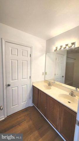 95 DENNY CIR, Newark, DE 19702