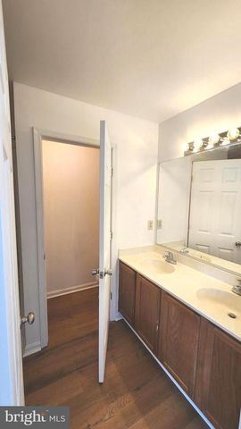 95 DENNY CIR, Newark, DE 19702