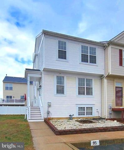 95 DENNY CIR, Newark, DE 19702