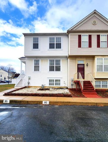 95 DENNY CIR, Newark, DE 19702