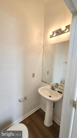 95 DENNY CIR, Newark, DE 19702