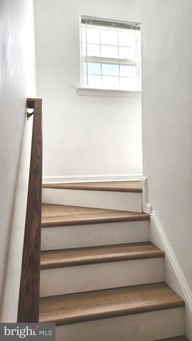 95 DENNY CIR, Newark, DE 19702