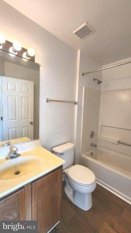 95 DENNY CIR, Newark, DE 19702