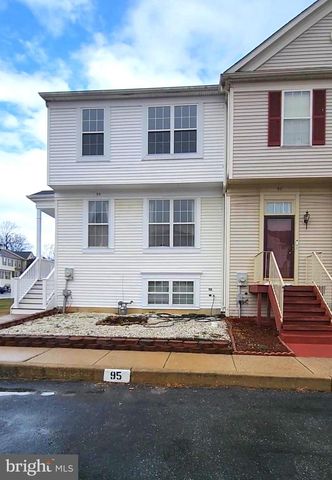 95 DENNY CIR, Newark, DE 19702