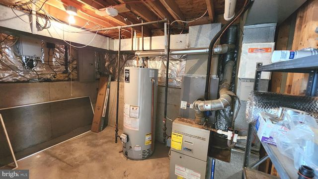 95 DENNY CIR, Newark, DE 19702