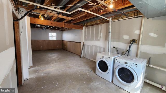 95 DENNY CIR, Newark, DE 19702