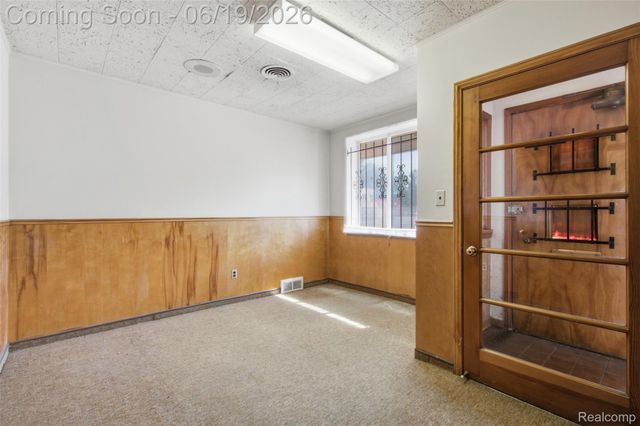 16205 E Warren Avenue, Detroit, MI 48224