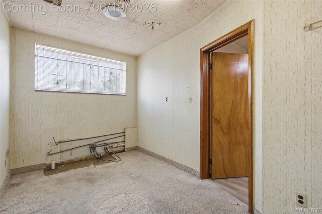 16205 E Warren Avenue, Detroit, MI 48224