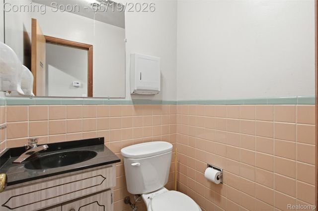 16205 E Warren Avenue, Detroit, MI 48224