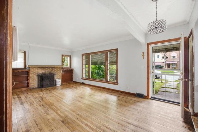 4023 N 46th STREET, Milwaukee, WI 53216