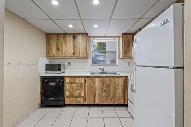 9371 Fontainebleau Blvd I112, Miami, FL 33172