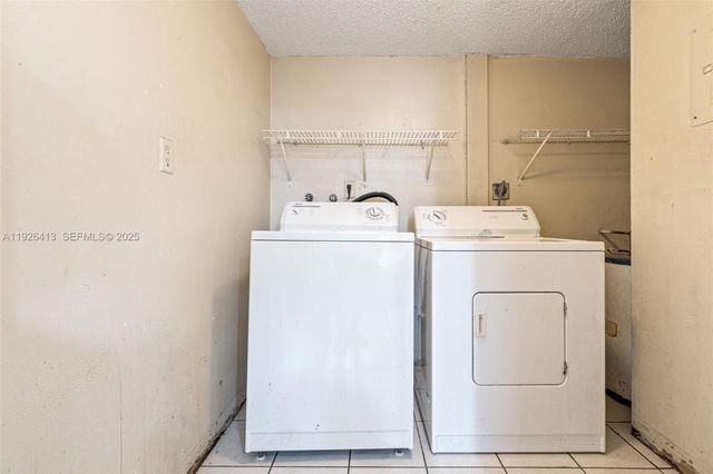 9371 Fontainebleau Blvd I112, Miami, FL 33172