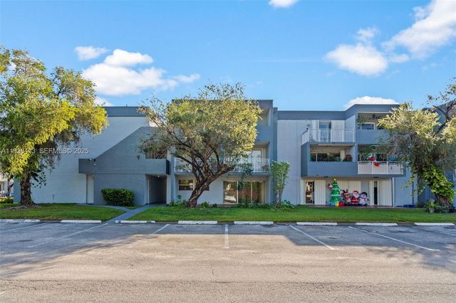 9371 Fontainebleau Blvd I112, Miami, FL 33172