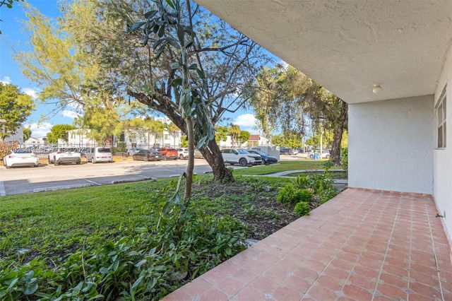 9371 Fontainebleau Blvd I112, Miami, FL 33172