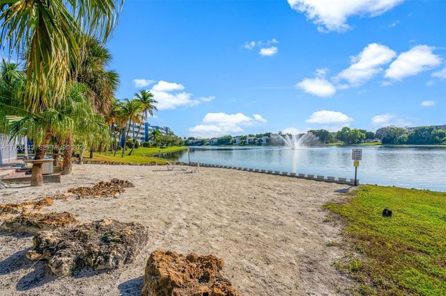 9371 Fontainebleau Blvd I112, Miami, FL 33172