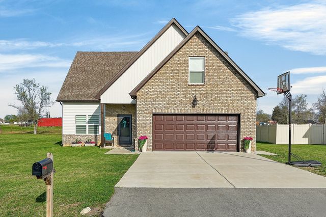 235 Villa St, Smithville, TN 37166