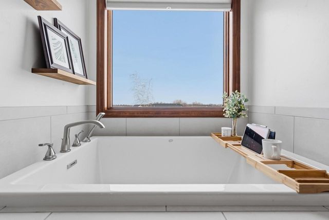 N3029 LOOKOUT LANE, Hortonville, WI 54944