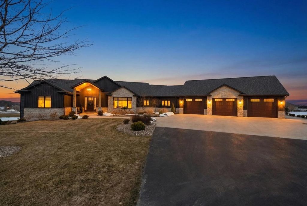 N3029 LOOKOUT LANE, Hortonville, WI 54944