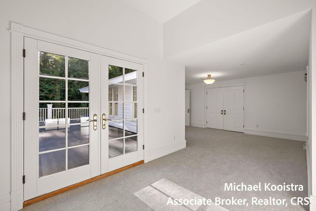 5760 Grand River Drive Ne, Ada Twp, MI 49301