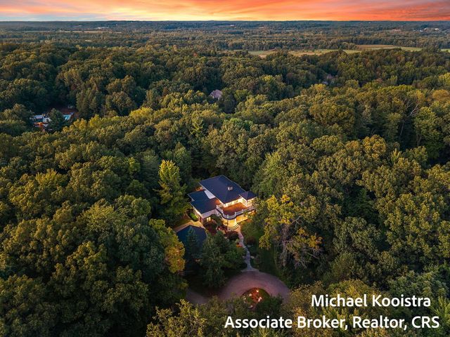 5760 Grand River Drive Ne, Ada Twp, MI 49301