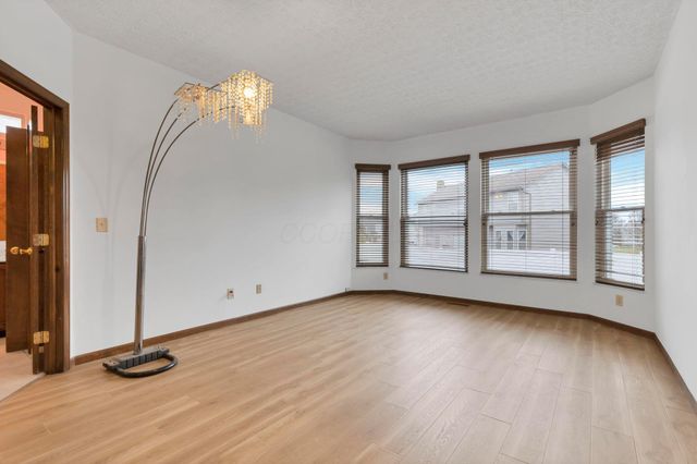 8675 Kingsley Drive, Reynoldsburg, OH 43068