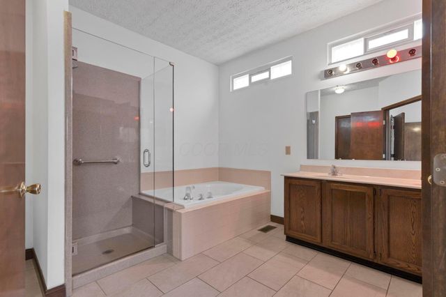 8675 Kingsley Drive, Reynoldsburg, OH 43068