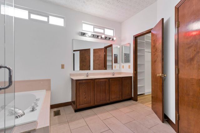 8675 Kingsley Drive, Reynoldsburg, OH 43068