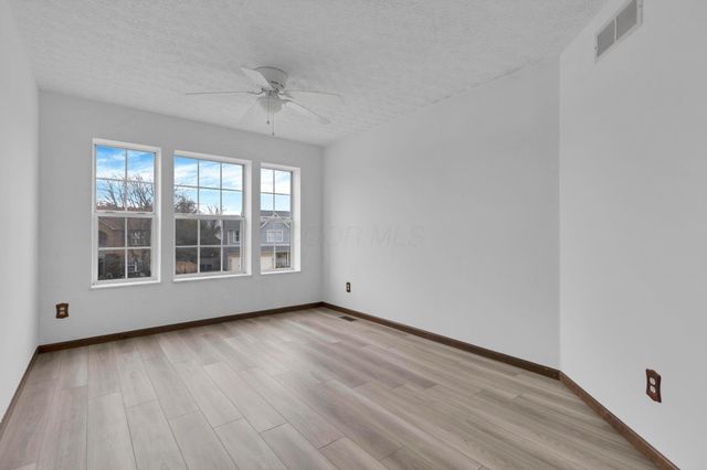 8675 Kingsley Drive, Reynoldsburg, OH 43068