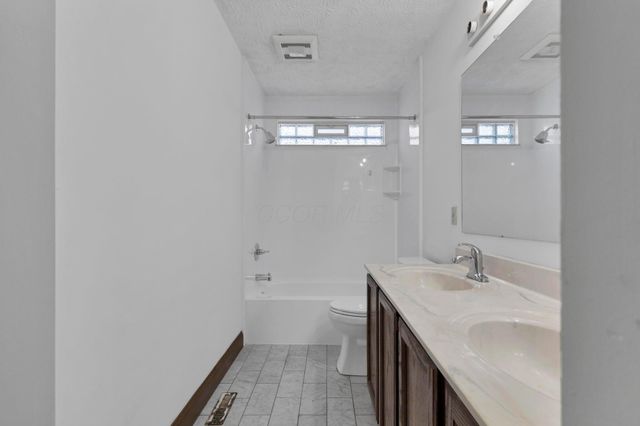 8675 Kingsley Drive, Reynoldsburg, OH 43068