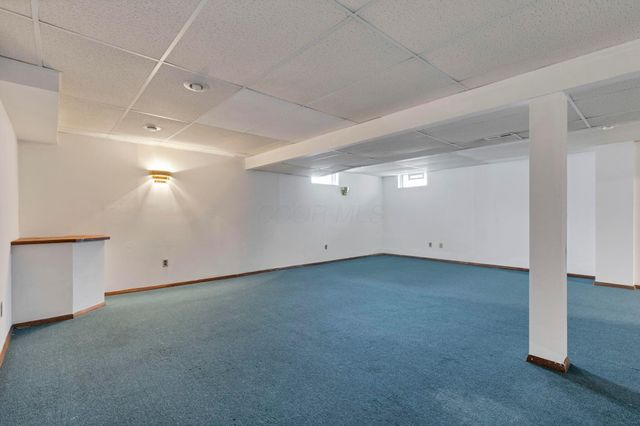 8675 Kingsley Drive, Reynoldsburg, OH 43068