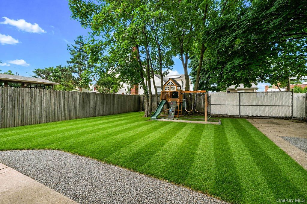 263 Valcour Avenue, Uniondale, NY 11553 — photo 5