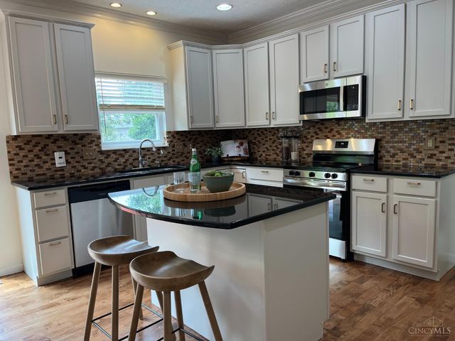 8437 Sea Mist Court, West Chester, OH 45069