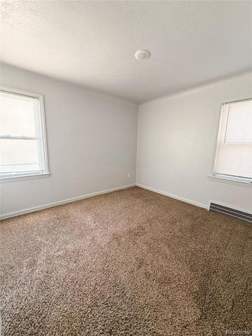 20091 Barlow Street, Detroit, MI 48205