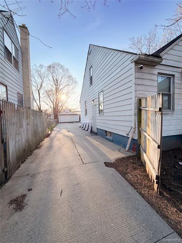 20091 Barlow Street, Detroit, MI 48205