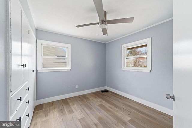 27 WALTON AVE, Ewing, NJ 08618