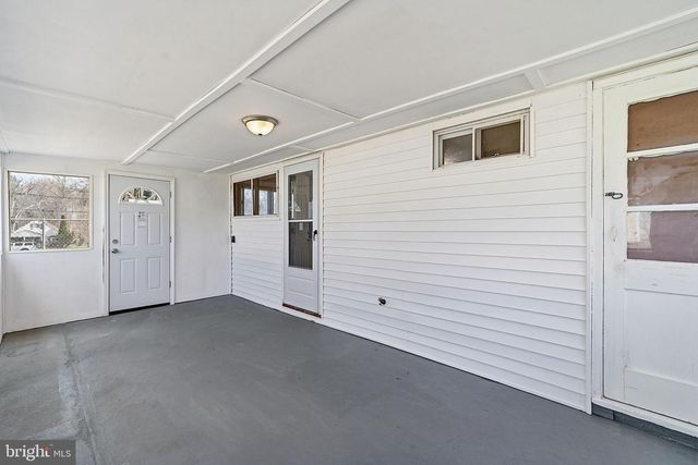 27 WALTON AVE, Ewing, NJ 08618