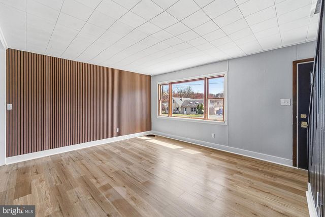 27 WALTON AVE, Ewing, NJ 08618