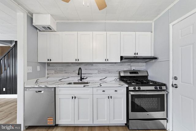 27 WALTON AVE, Ewing, NJ 08618