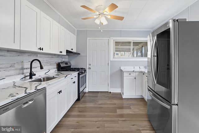 27 WALTON AVE, Ewing, NJ 08618