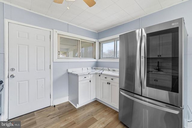 27 WALTON AVE, Ewing, NJ 08618