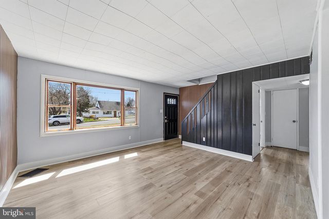 27 WALTON AVE, Ewing, NJ 08618